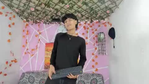 Snapshot of club_latinboys chatting on 5, 12, 2025 club_latinboys online show from 5, 12, 2025