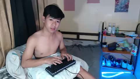 Snapshot of clyde_twinkx chatting on 13, 5, 2026 clyde_twinkx online show from 13, 5, 2026