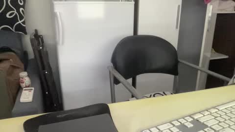 Snapshot of coach_karl chatting on 30, 11, 2025 Coach Karl Porn Star Tip me all the way to my next trip online show from 30, 11, 2025