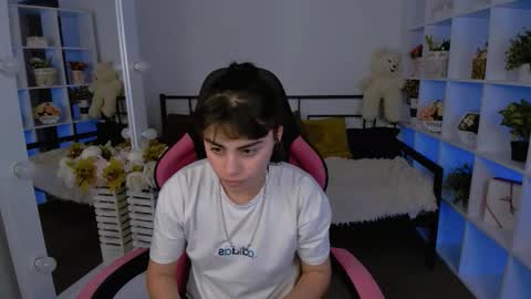 Snapshot of cocoa_sins chatting on 27, 10, 2025 Olivia online show from 27, 10, 2025