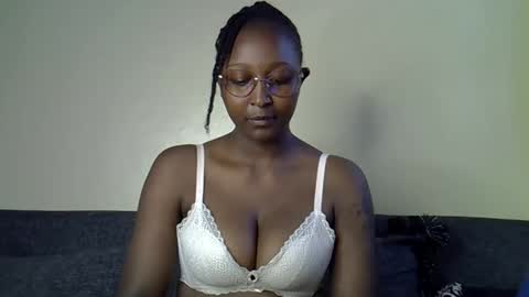 Snapshot of cocobaby_ chatting on 15, 4, 2026 Coco online show from 15, 4, 2026