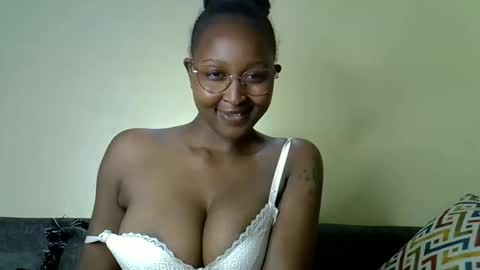 Snapshot of cocobaby_ chatting on 13, 5, 2026 Coco online show from 13, 5, 2026