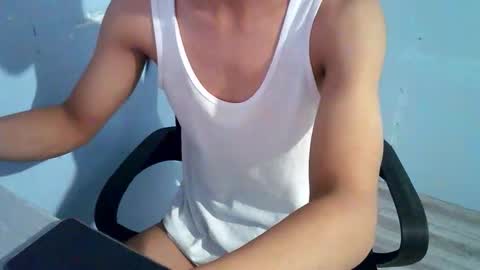 Snapshot of cocola000 chatting on 23, 10, 2025 cocola000 online show from 23, 10, 2025