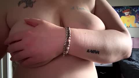 Snapshot of codieraye chatting on 7, 6, 2026 TheGoddessCodie online show from 7, 6, 2026