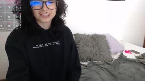 Phia And Luna online show from 13, 11, 2025