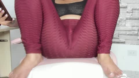 Snapshot of coffee_hot chatting on 4, 1, 2025 laurita online show from 4, 1, 2025