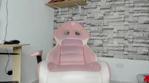 Snapshot of coffee_hot chatting on 15, 1, 2025 laurita online show from 15, 1, 2025