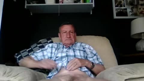 Snapshot of colinbeech chatting on 17, 6, 2026 colinbeech online show from 17, 6, 2026