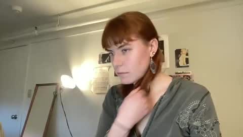 Snapshot of collegegurlll chatting on 5, 2, 2025 lex online show from 5, 2, 2025