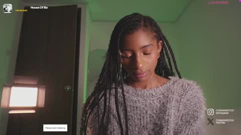 Snapshot of connie_west0 chatting on 25, 12, 2024 independent model online show from 25, 12, 2024