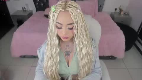 Snapshot of conny_curly chatting on 25, 6, 2026 Conny online show from 25, 6, 2026