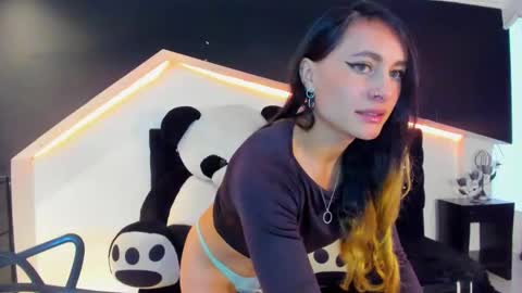 Coral  online show from 29, 1, 2025