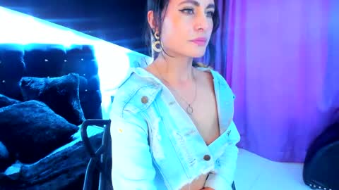 Coral  online show from 4, 2, 2025