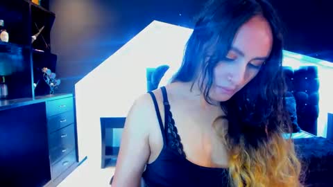 Coral  online show from 10, 2, 2025