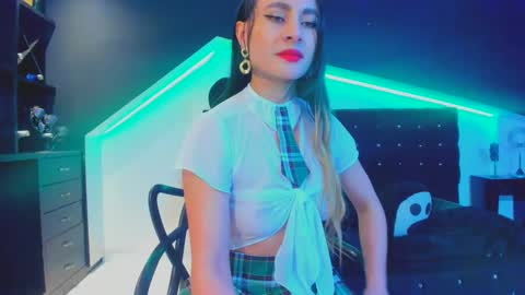 Coral  online show from 10, 3, 2025