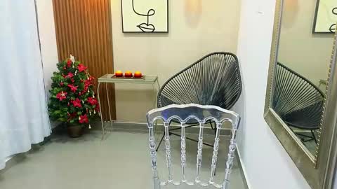 Coral online show from 4, 12, 2025