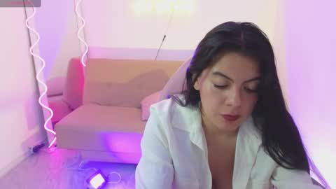 Carolina  online show from 4, 3, 2025
