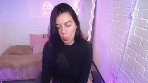 Carolina  online show from 10, 10, 2025