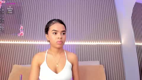 coralineross_ online show from 17, 10, 2025