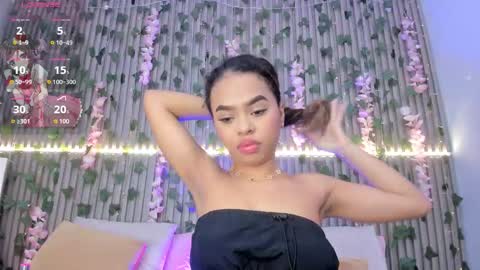 coralineross_ online show from 13, 11, 2025