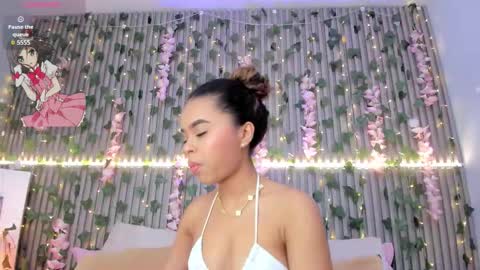 coralineross_ online show from 19, 11, 2025