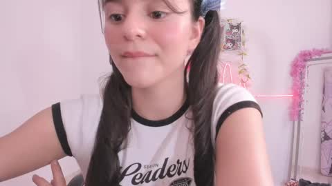 Coraline uwu     Bienvenidos al dulce mundo de Coraline    Hola amores soy Coraline  Una chica  tierna juguetona online show from 28, 4, 2026