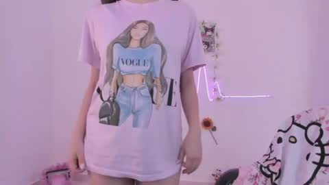 Snapshot of coralinexxx07 chatting on 26, 6, 2026 Coraline uwu Bienvenidos al dulce mundo de Coraline Hola amores soy Coraline Una chica tierna juguetona online show from 26, 6, 2026