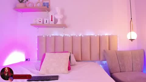 Coral Smith online show from 28, 2, 2025