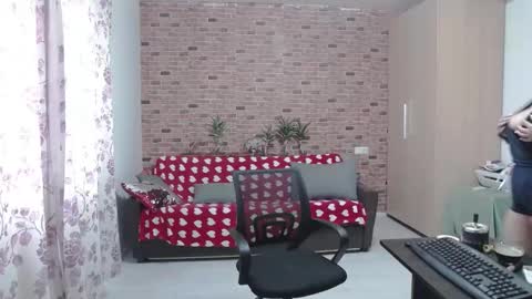 Elisa online show from 27, 2, 2025