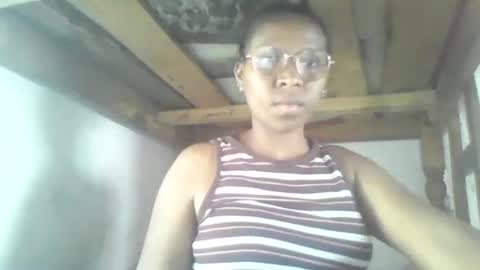 Snapshot of couleur_vanille chatting on 9, 2, 2026 couleur_vanille online show from 9, 2, 2026