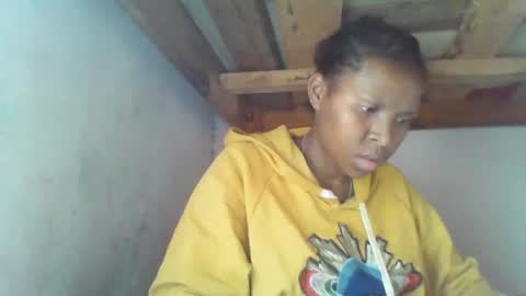Snapshot of couleur_vanille chatting on 20, 4, 2026 couleur_vanille online show from 20, 4, 2026