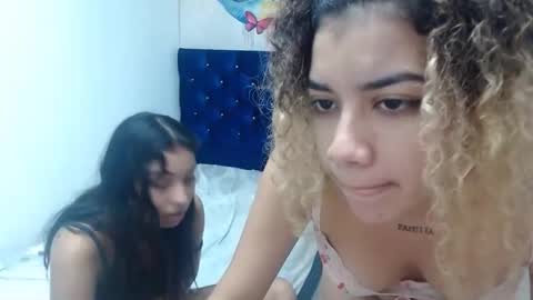Snapshot of couple_lesbian_zhara_sophia chatting on 18, 1, 2025 couple_lesbian_zhara_sophia online show from 18, 1, 2025