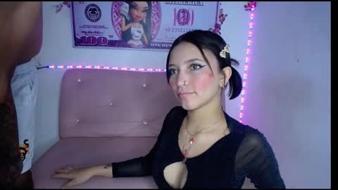 Snapshot of couple_no_limits22 chatting on 3, 11, 2025 couple_no_limits22 online show from 3, 11, 2025