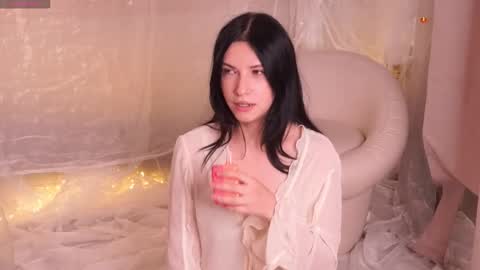 Alex and Mia online show from 12, 11, 2025