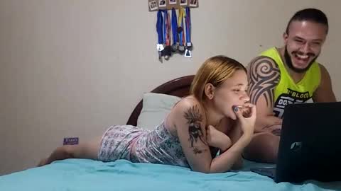 Snapshot of couplehot1515 chatting on 5, 3, 2025 couplehot1515 online show from 5, 3, 2025