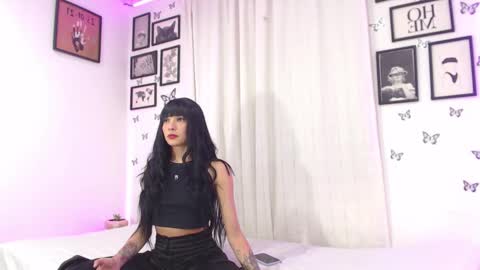 Juli and Liam online show from 17, 12, 2024