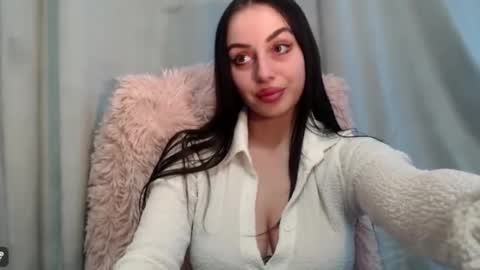 Snapshot of courtney_lux chatting on 4, 2, 2026 Courtney online show from 4, 2, 2026