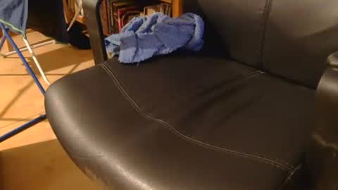 coyote017 online show from 16, 4, 2026