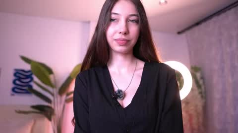 Snapshot of cozy_dream chatting on 25, 5, 2026 Cute Naomi online show from 25, 5, 2026