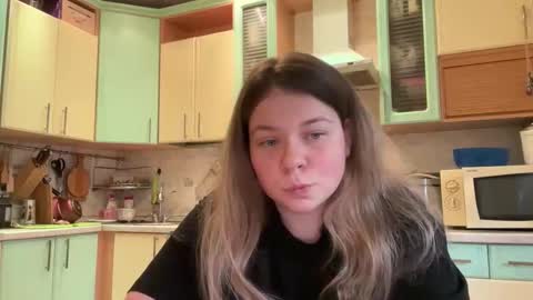 Snapshot of crave_elise chatting on 22, 10, 2025 Elise online show from 22, 10, 2025