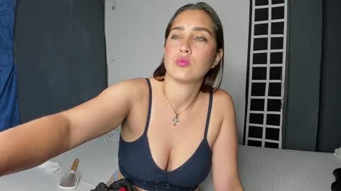 crazy_acouple_donpillo online show from 23, 2, 2025