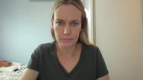 Anny online show from 4, 2, 2026