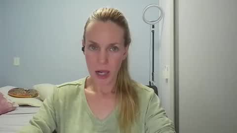 Snapshot of crazyanny chatting on 20, 4, 2026 Anny online show from 20, 4, 2026