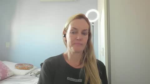 Snapshot of crazyanny chatting on 24, 4, 2026 Anny online show from 24, 4, 2026