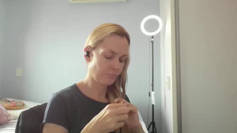 Snapshot of crazyanny chatting on 29, 4, 2026 Anny online show from 29, 4, 2026