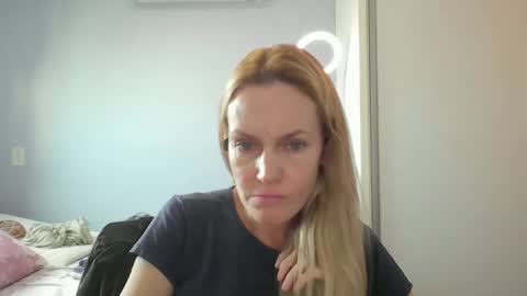 Snapshot of crazyanny chatting on 30, 4, 2026 Anny online show from 30, 4, 2026