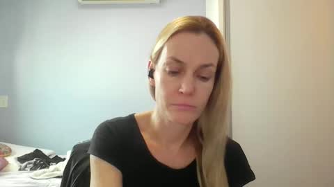 Snapshot of crazyanny chatting on 8, 5, 2026 Anny online show from 8, 5, 2026