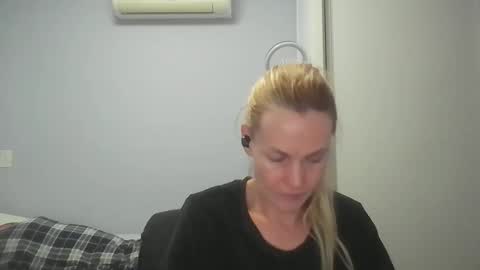 Snapshot of crazyanny chatting on 11, 5, 2026 Anny online show from 11, 5, 2026