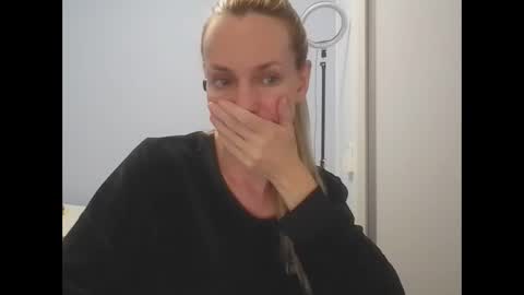 Snapshot of crazyanny chatting on 14, 5, 2026 Anny online show from 14, 5, 2026