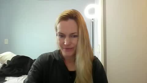Snapshot of crazyanny chatting on 15, 5, 2026 Anny online show from 15, 5, 2026